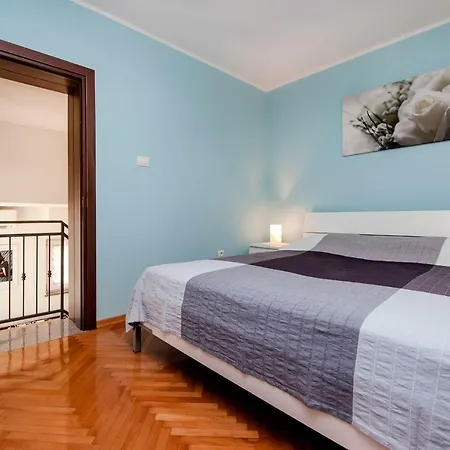 Anastasia Apartment