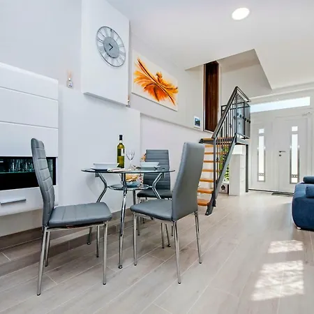 아파트 Anastasia 로비니